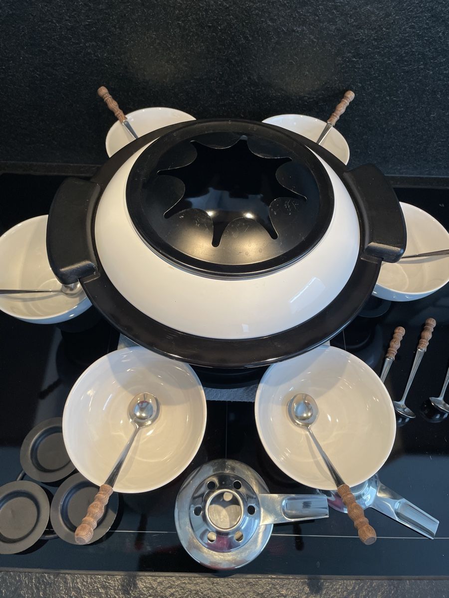Set di piatti: Cleveres Fondueset – Usato da Lengnau AG venduto da Sayuri5 4