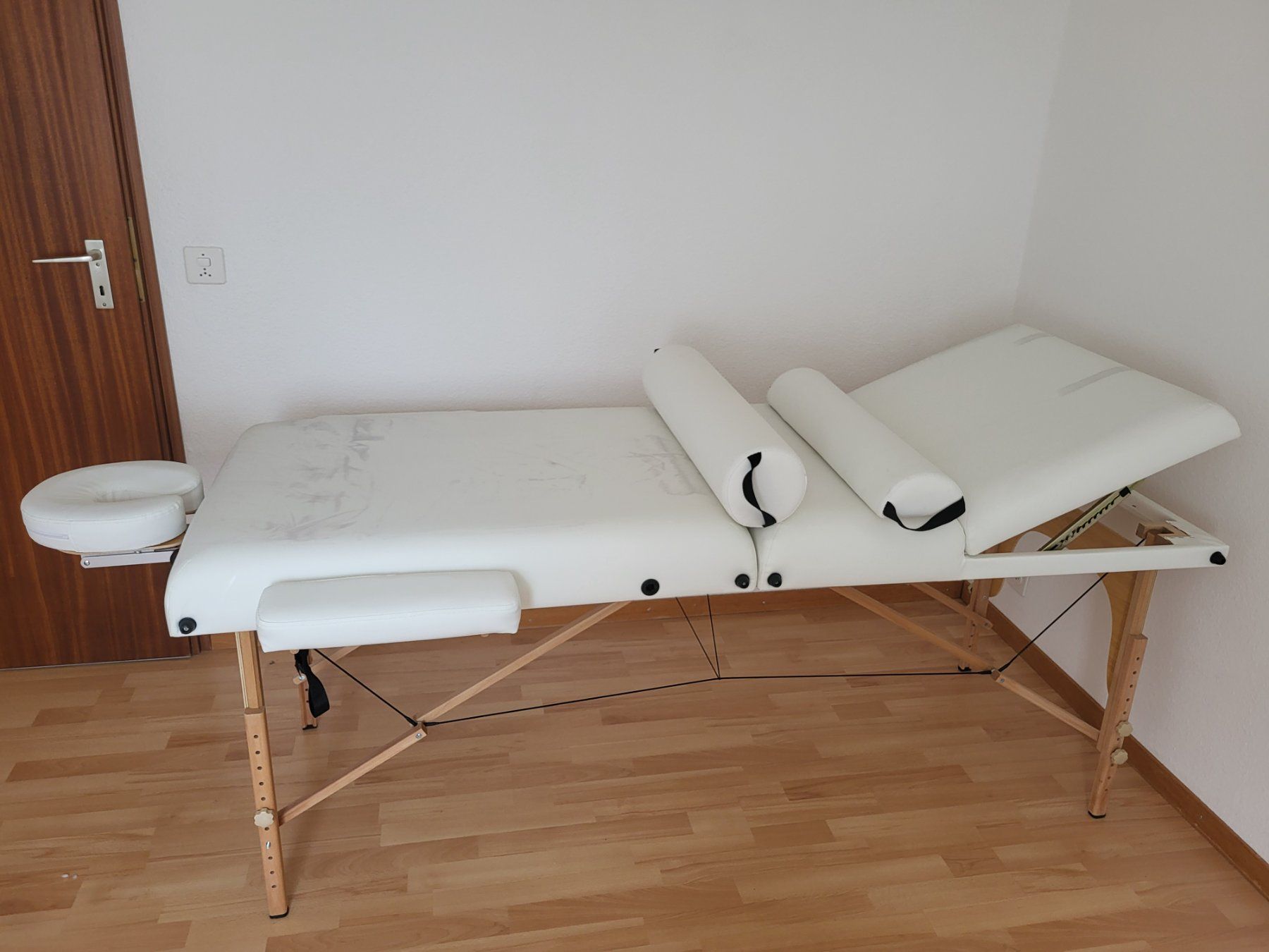 Gonser Massagegeräte: Massageliege und Zubehör – Neu (gemäss Beschreibung) aus Erstfeld von joc_hhv8