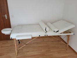 Massageliege und Zubehör