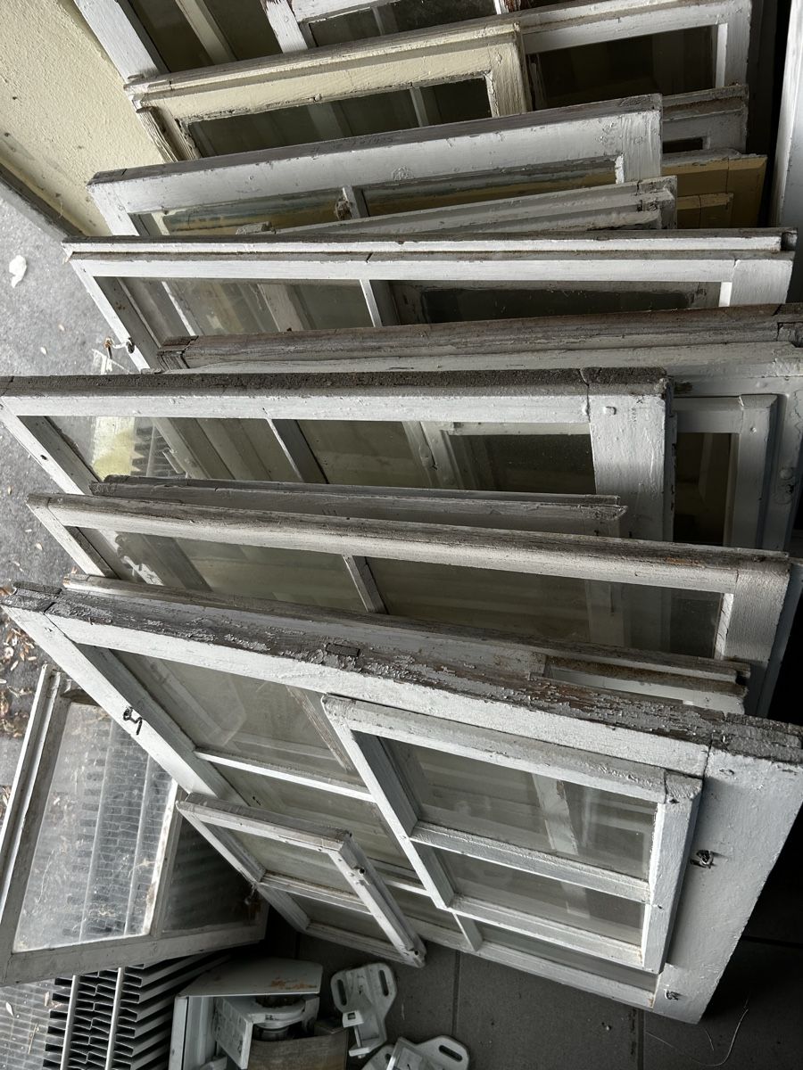 Tutte le decorazioni: Alte Fenster – Usato da Altstätten SG venduto da cma_pnp8
