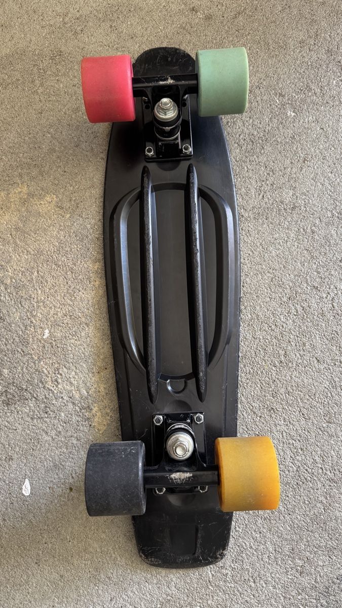 Skateboards: Retro Skateboard mit farbigen Rollen den Frühling – Usato da Hünenberg See venduto da Schulers 4