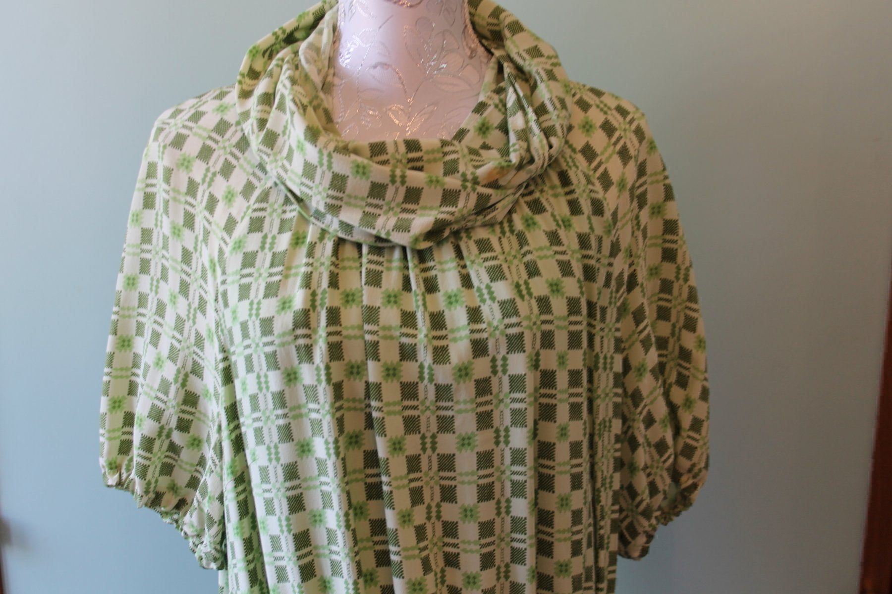 Vestiti: Kleid – Usato da Schaan venduto da antikes_und_kurioses 1