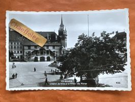 Alte Ansichtskarte Fribourg, L‘Hôtel de Ville et Le Tilleul
