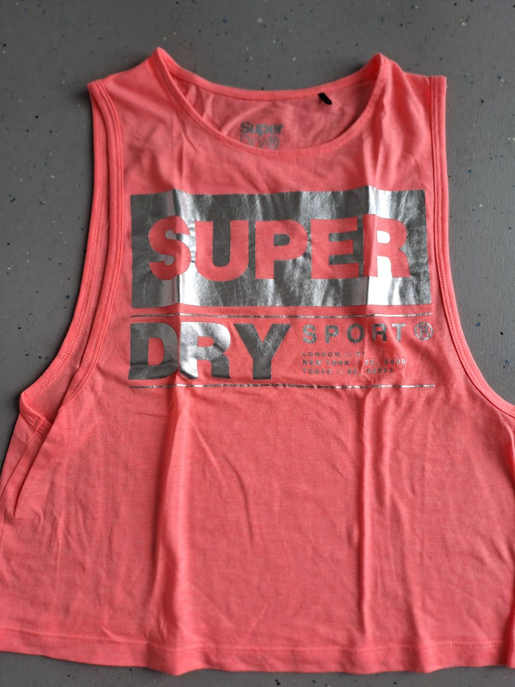 Superdry T-shirt: Shirt Superdry Gr. 40 – Usato da Münchenbuchsee venduto da lanereal