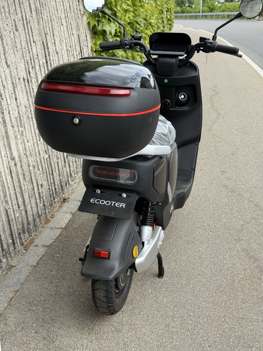 Scooters: E-Roller M-1 – Neuf avec emballage d'origine à Grüningen par Chriweber 1
