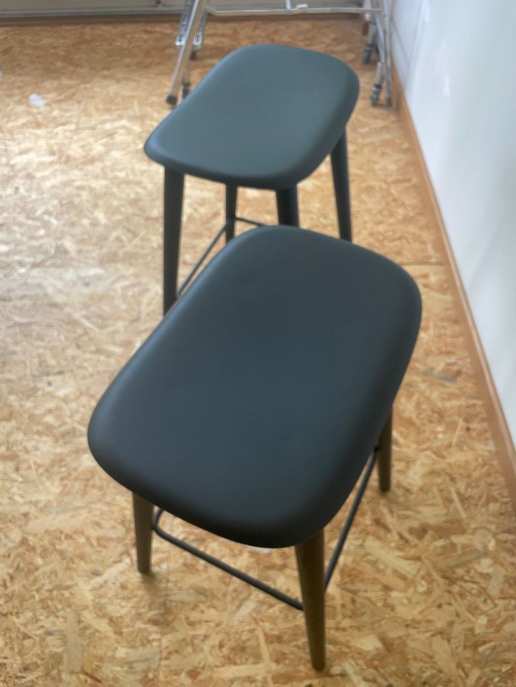Sedie: Stuhl - Hocker von Muuto – Usato da Nesslau venduto da Wolzen 2