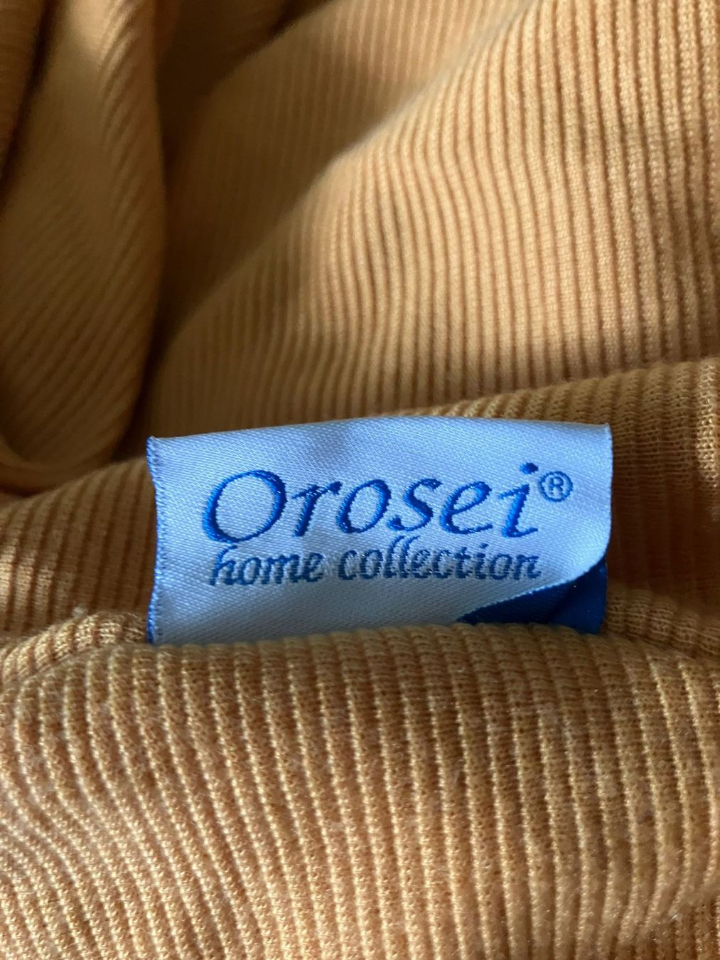 Coperte: Copri divano arancione 4 posti Orosei – Usato da Melano venduto da H-Sara 2