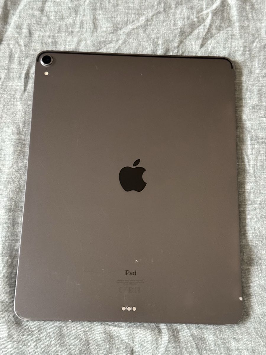 Apple Tablettes PC: iPad Pro 3rd Generation 256 GB – D'occasion à Basel par Fungle 3