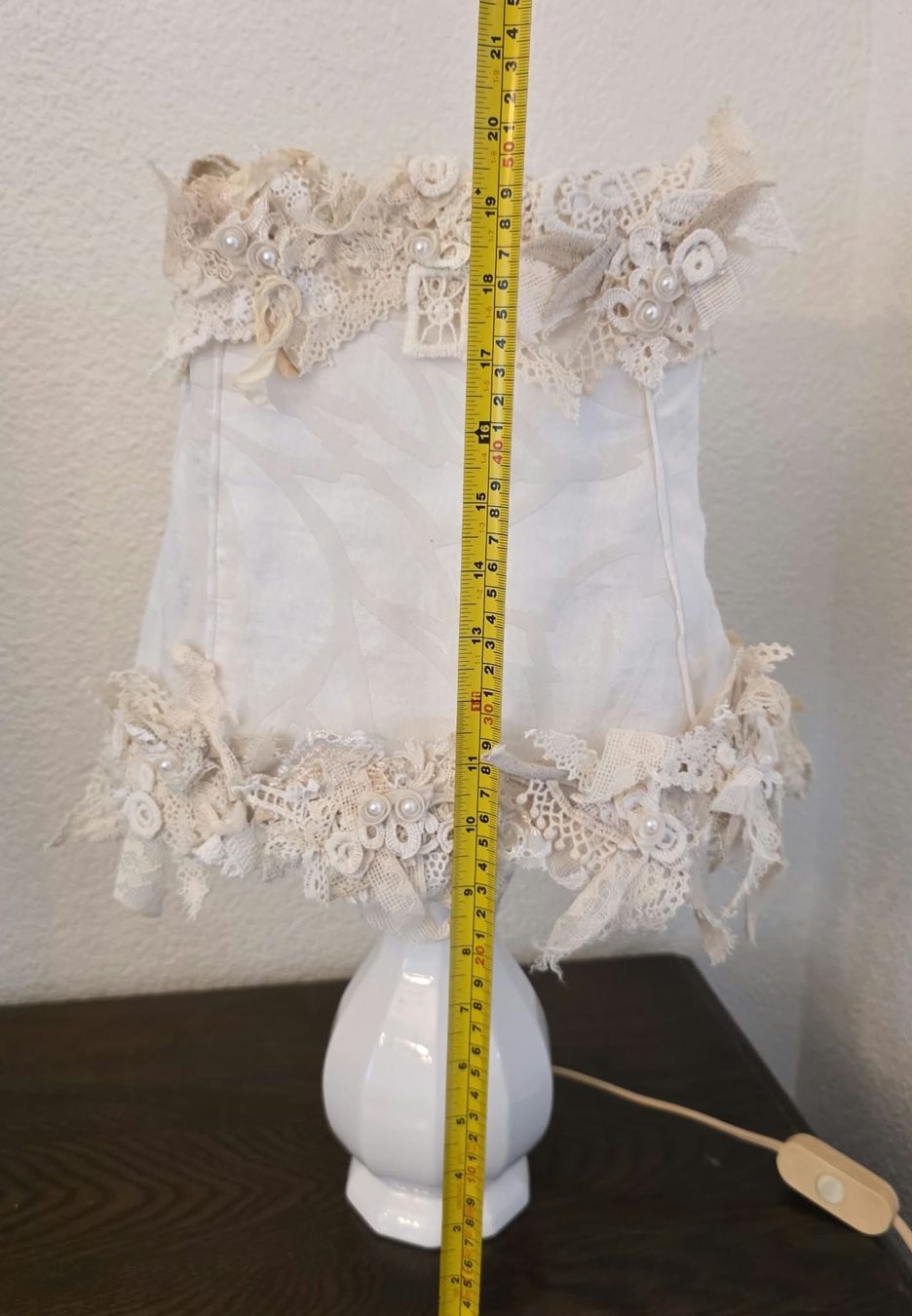 Lampen: Nachttischlampe Shabby Chic Spitzen Stoff – Gebraucht aus Rheinsulz von Dred 7