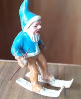 Figur Zwerg auf Skiern