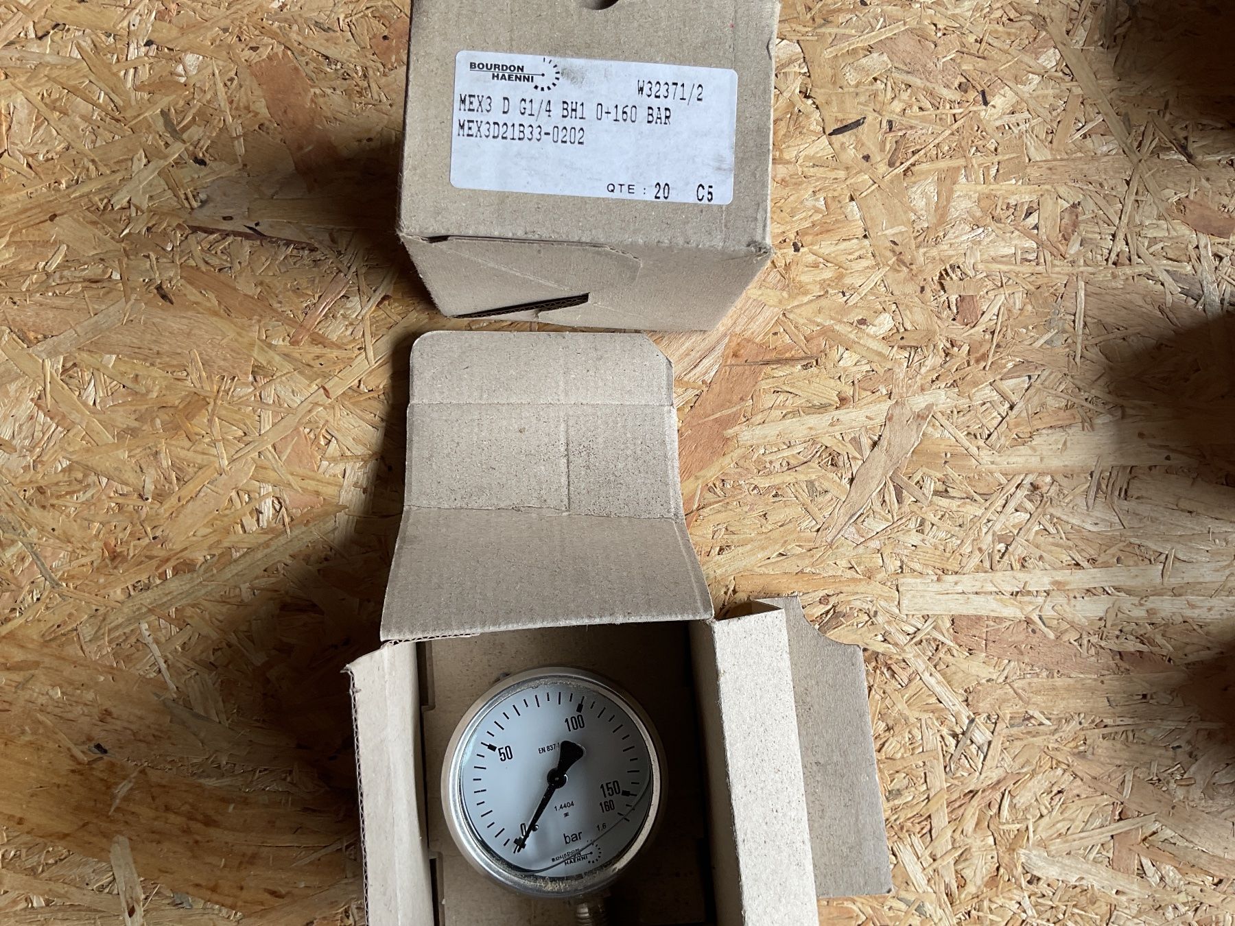 Misurare: Druckmanometer Hydraulik. 0- 160 bar – Nuovo (secondo la descrizione) da Niederwil SG venduto da Melar01