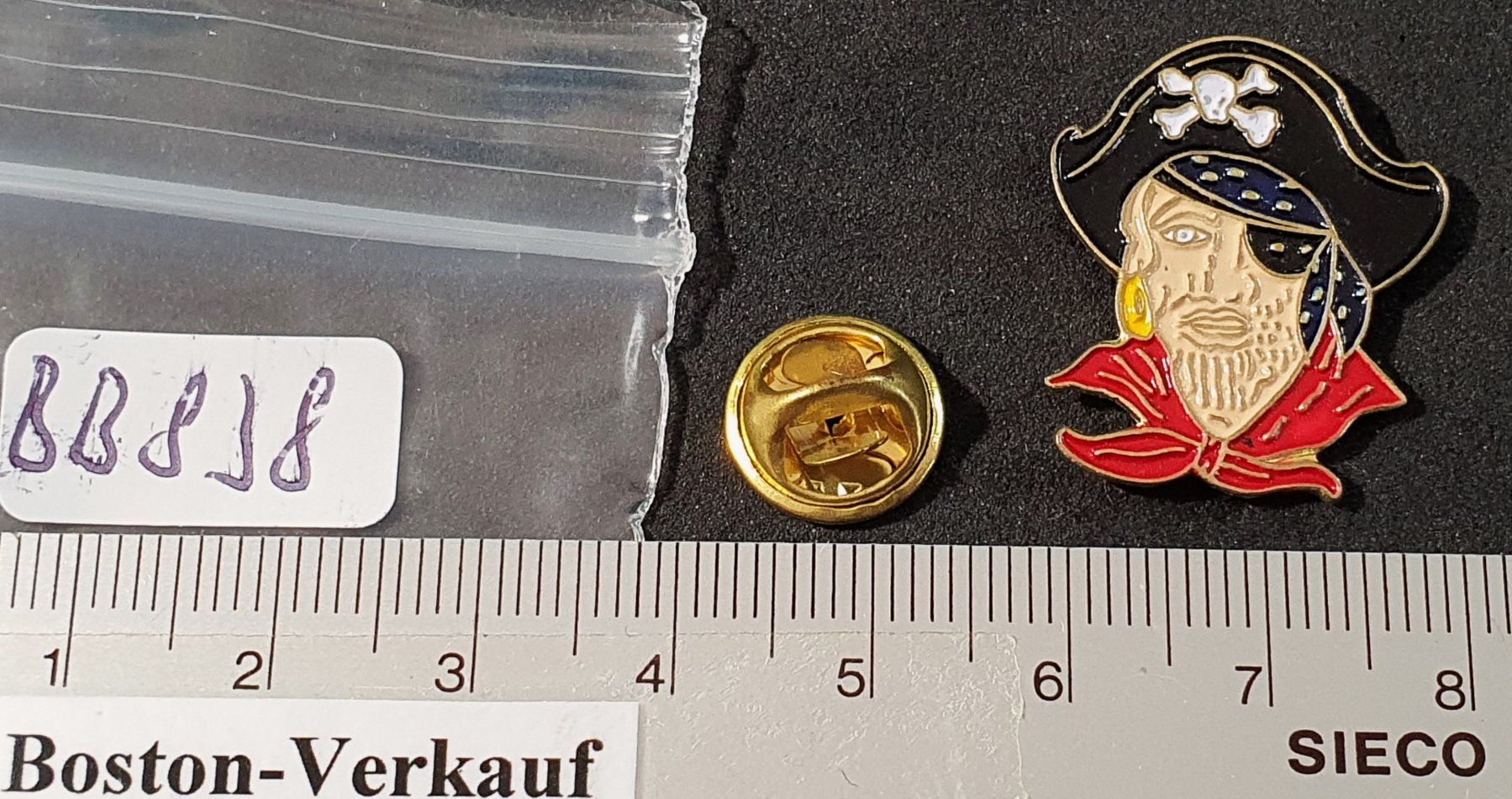 Placchette & Badge: BB838 - Pin  Ein Pirat – Usato da Reinach BL venduto da Boston-Verkauf 1