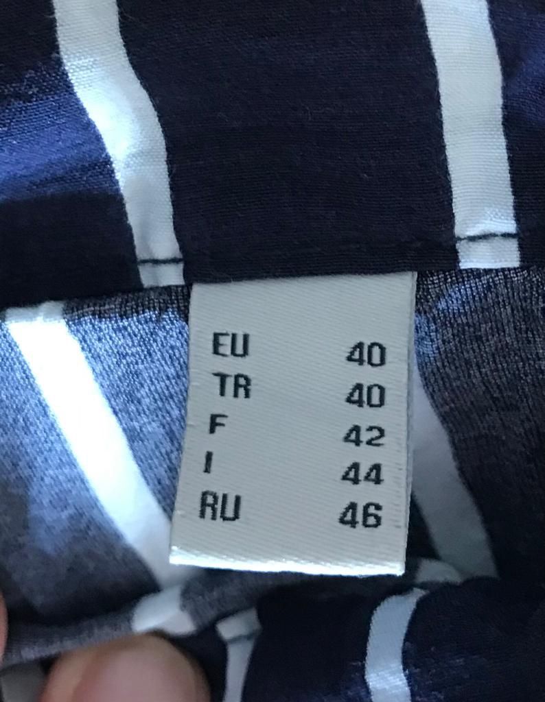 Pantaloni: Hose 3/4 Muster blau-weiss – Usato da Biel/Bienne venduto da SandraDG 4