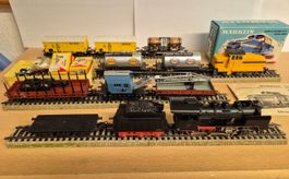 Märklin Konvolut 2  Lokomotiven 7 Güterwagen 60 Schienen