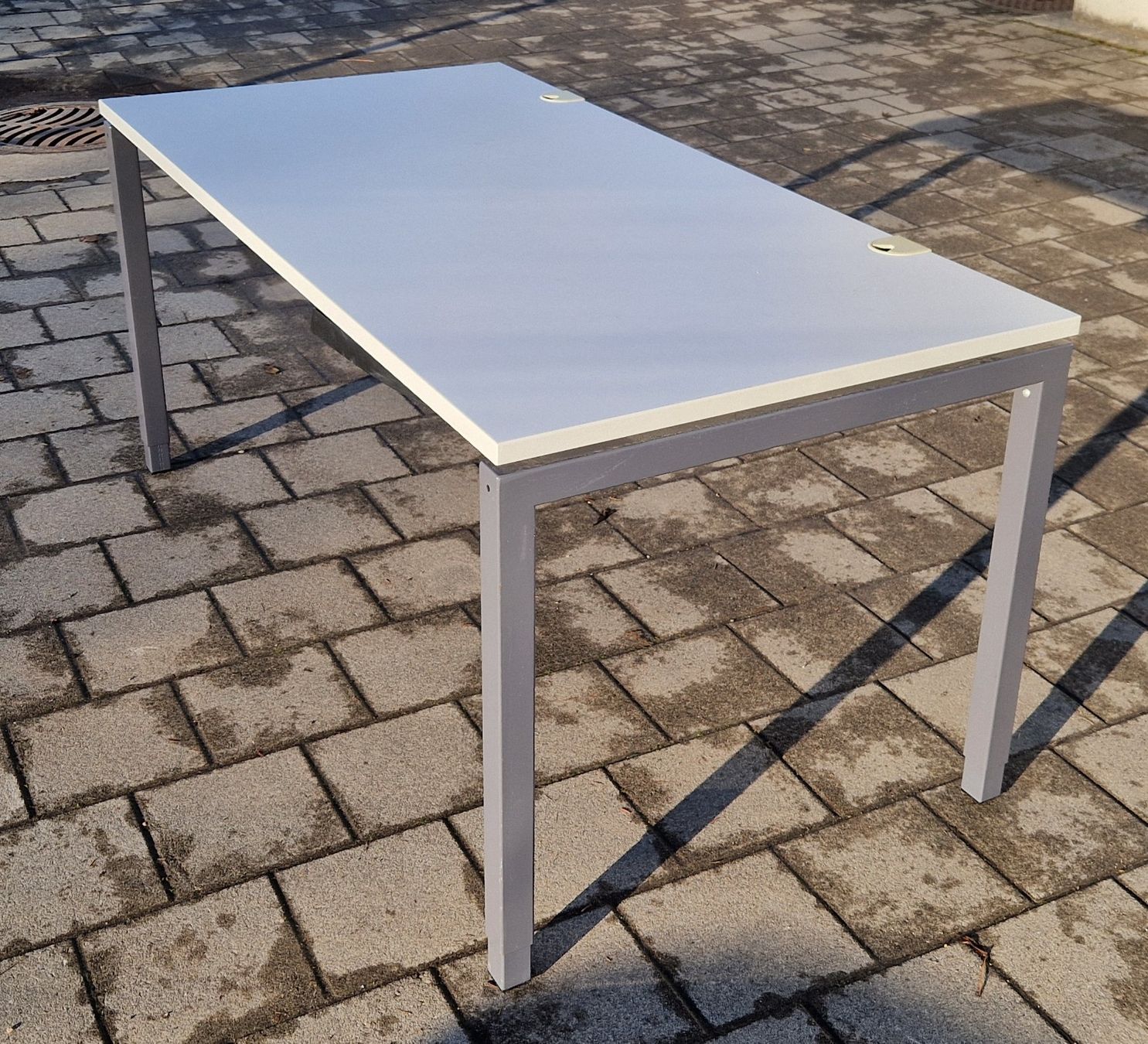Scrivanie: Schreibtisch / Bürotisch – Usato da Gampelen venduto da Schmidi887