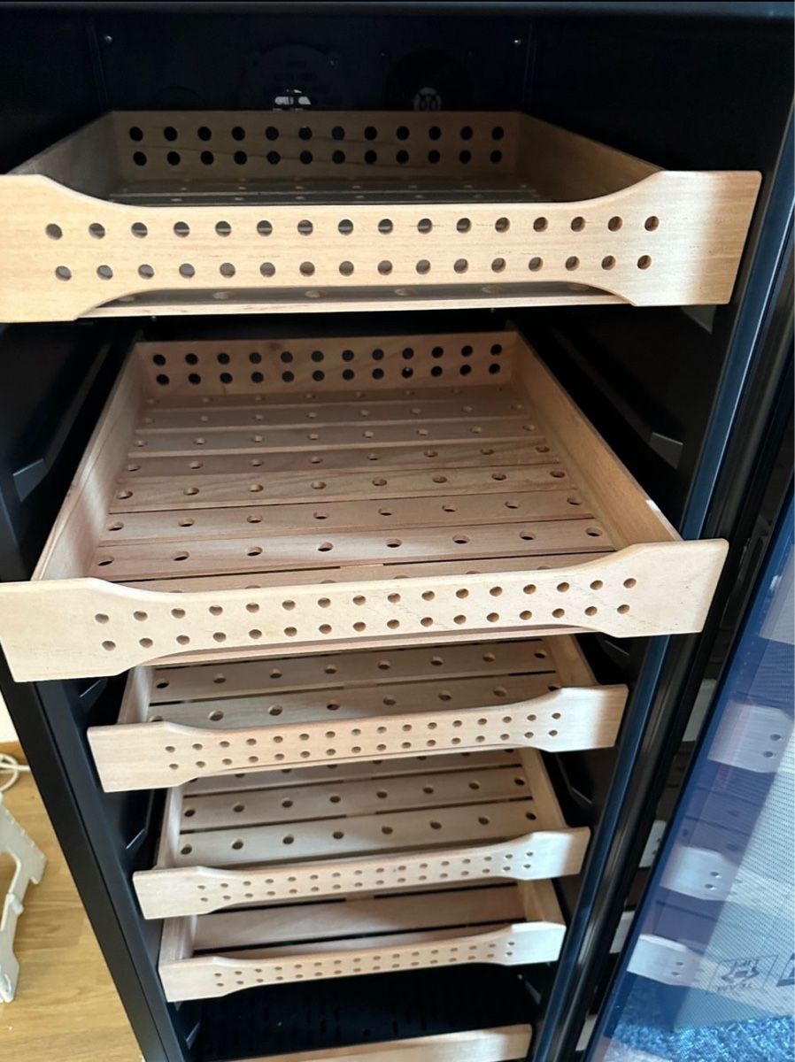 Humidore: Luxury Cigar Humidor, Fingerprint Lock, App Control – Gebraucht aus Seuzach von Wolf936 9