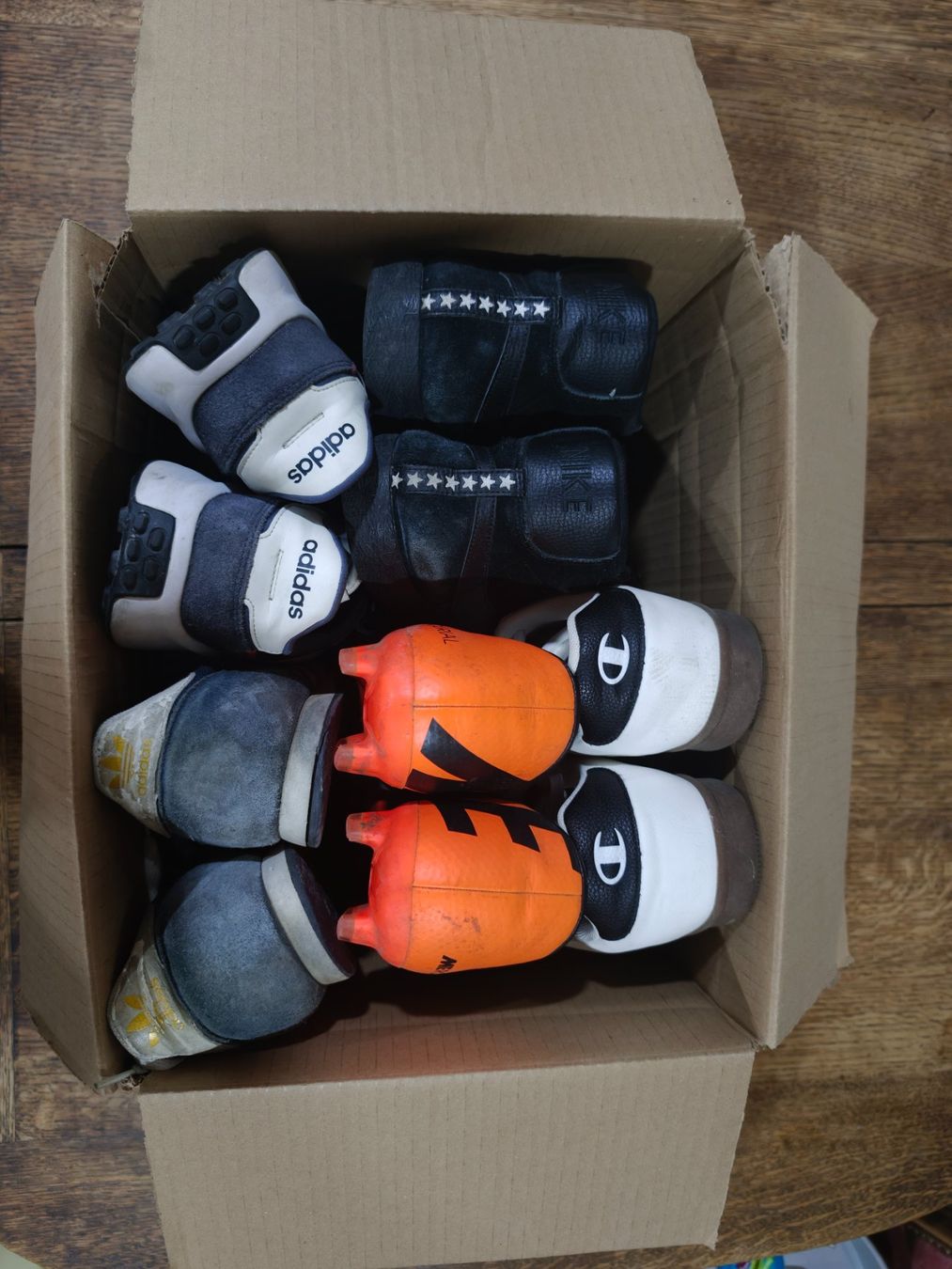 Chaussures hommes: Ab 1Fr. 9. Lot Schuhe – Défectueux à Altstätten SG par CuratedChapter 2