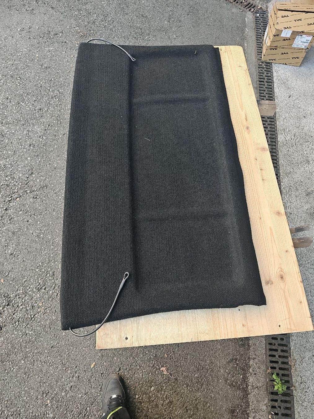 VW Alle Autoersatzteile: Hutablage Vw Golf 2 – Gebraucht aus Niederuzwil von Adler740