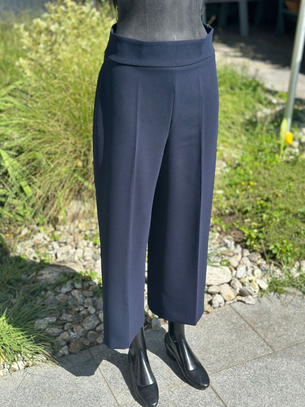 Zara Pantaloni: Elegante Damen Caprihose Gr. M – Usato da Zufikon venduto da Modestil365 3