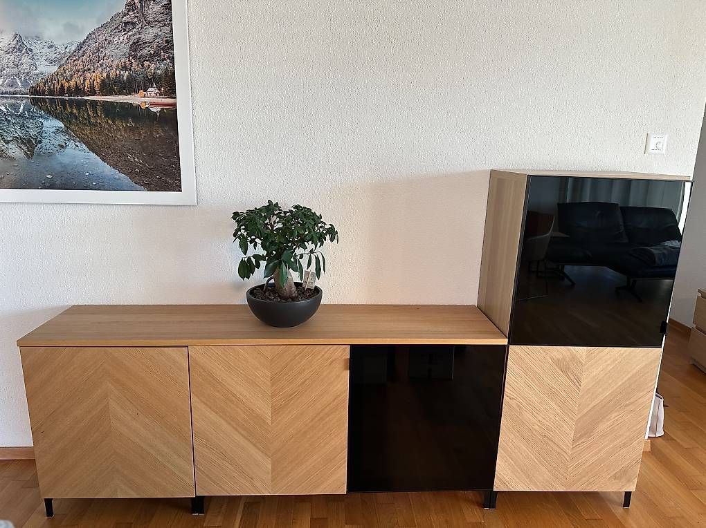 Ikea Cassettiere: 2-teilige Ikea Besta mit Holzfront und Platte – Usato da Grenchen venduto da bla_lyt6 3