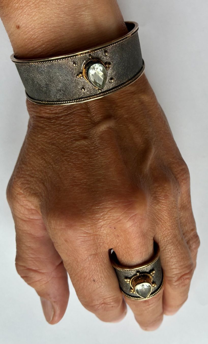 Bracciali & Braccialetti: Set Armreif und Ring – Usato da Basel venduto da bas_z5bb 1