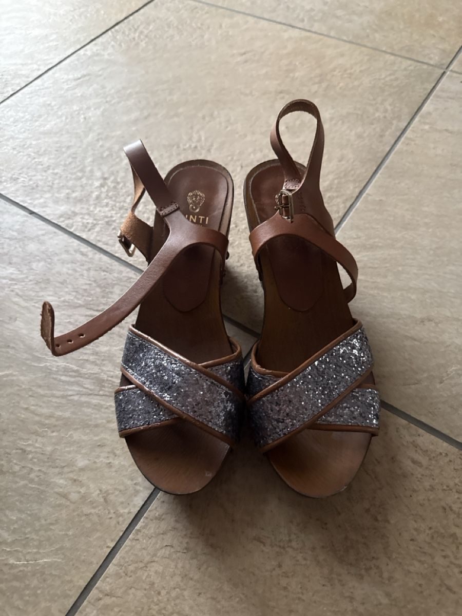 Chaussures femmes: Sommerschuhe Grösse 38 – D'occasion à Otelfingen par Tommy112