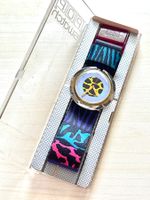 Swatch POP Armbanduhr mit buntem Animal-Print