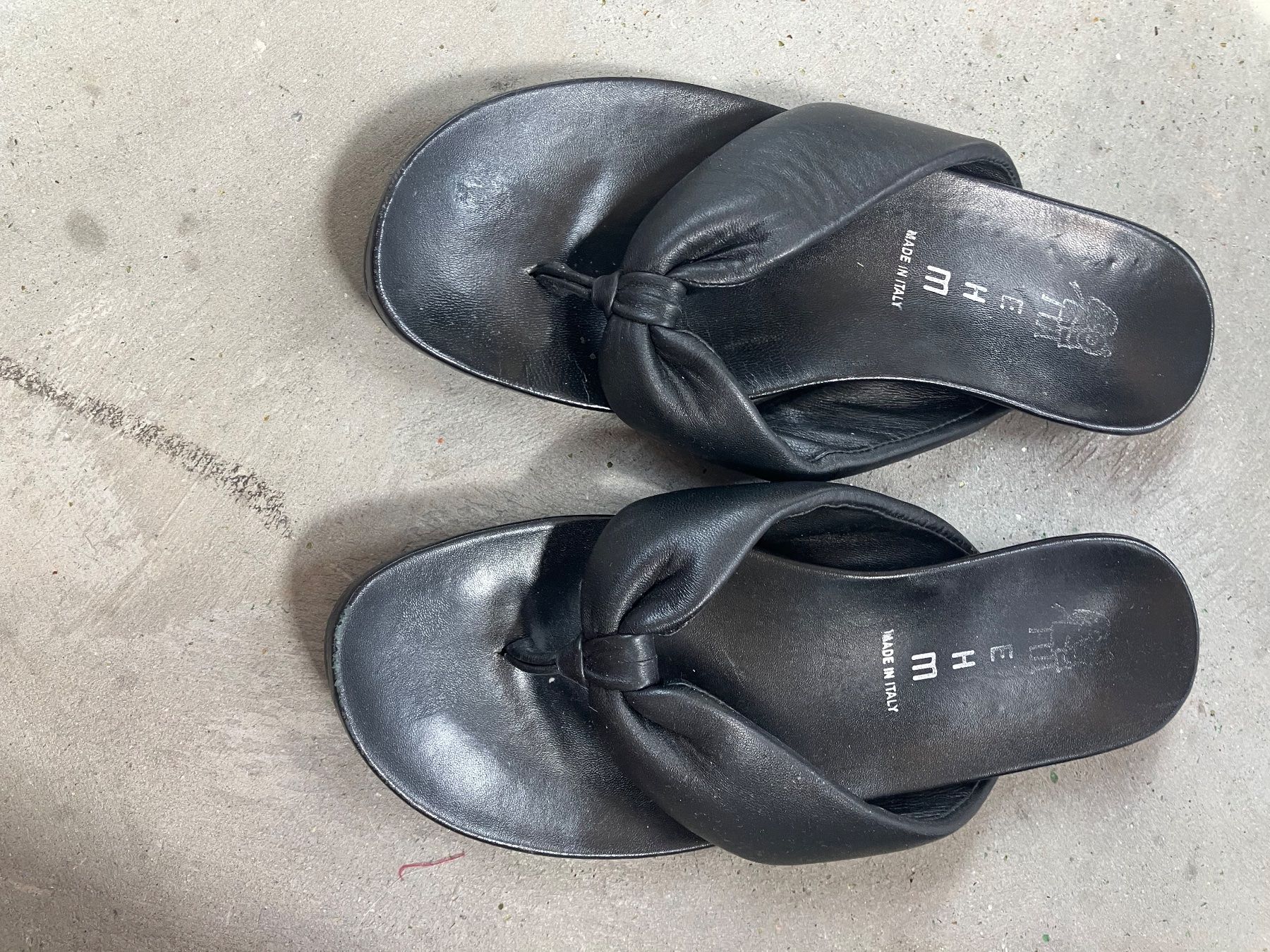 Damenschuhe: Schwarze Ledersandalen – Gebraucht aus Bern von dinamaria