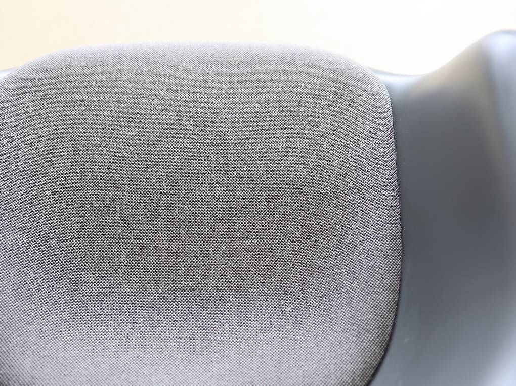 Vitra Stühle: Eames Plastic Armchair, Bürostuhl Vitra – Gebraucht aus Meinisberg von atelier_TILIJA 5