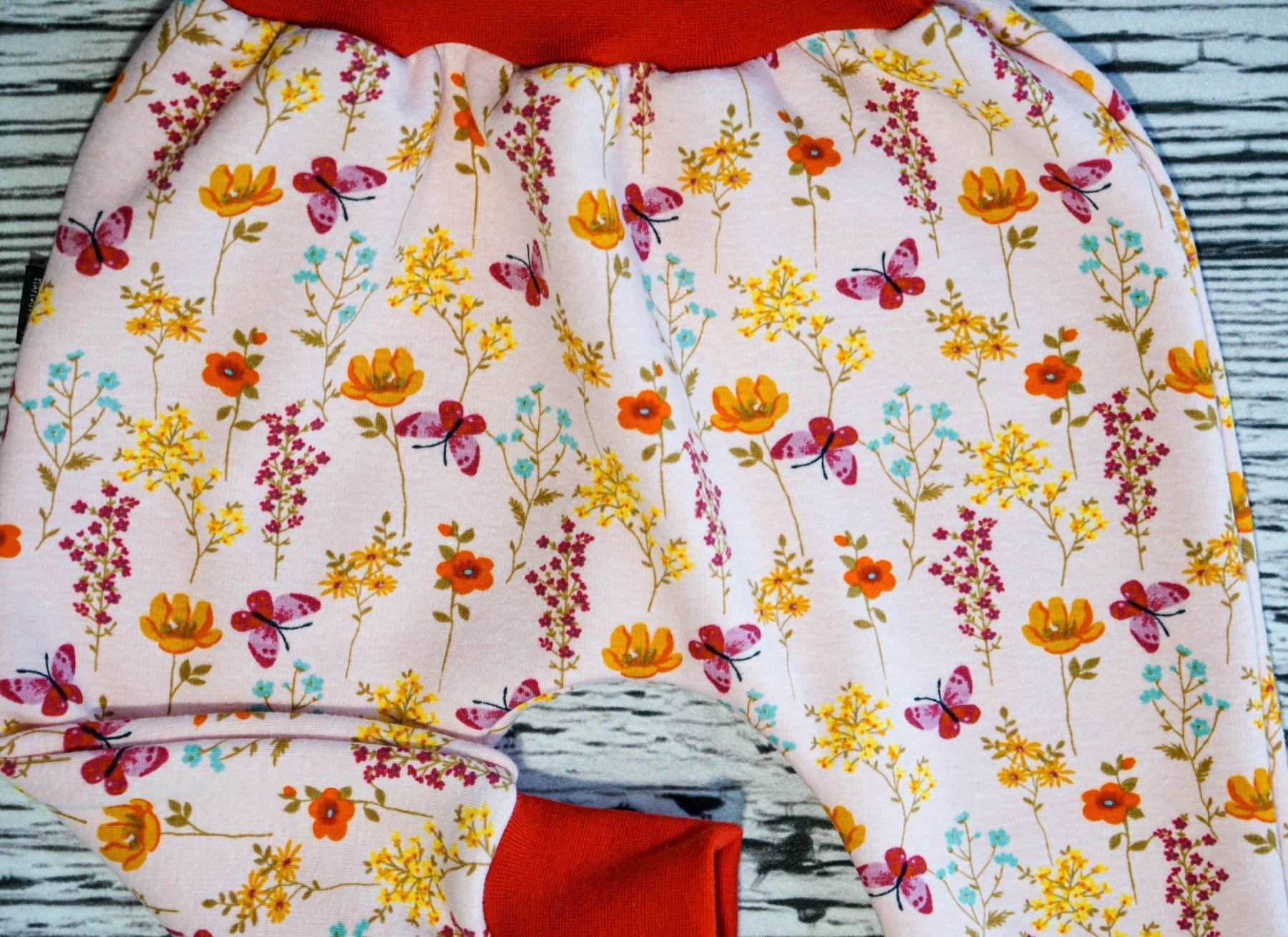 Pantaloni: Fleece Pumphose mit Blumen 68/74 - NEU – Nuovo e nell'imballaggio originale da Zürich venduto da sambaum 3