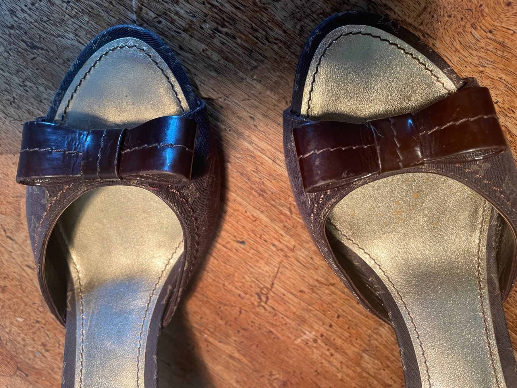 Louis Vuitton Chaussures femmes: Louis Vuitton Monogram Segeltuch Mules clogs Grösse 40 – D'occasion à Bern par Rigoler 2