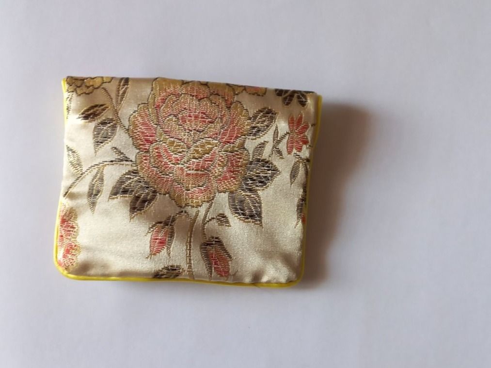 Borse: China Seiden Schmuck Tasche ca. 9x8cm – Nuovo e nell'imballaggio originale da Winistorf venduto da acreativ4 2