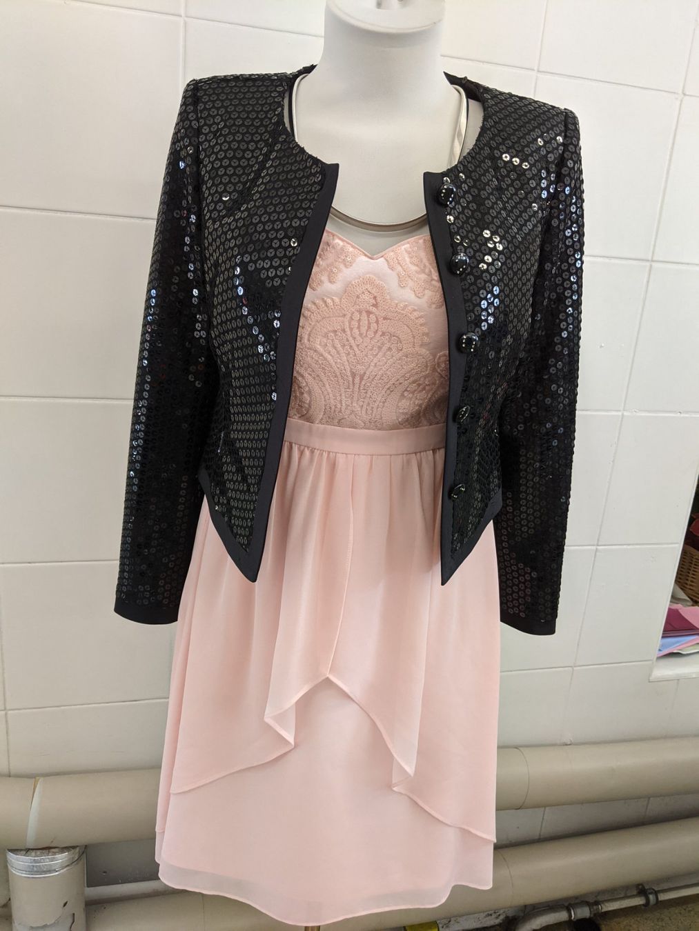 Vestiti: Damen Kleid GR 38 – Usato da Langnau am Albis venduto da Judithsebi 2