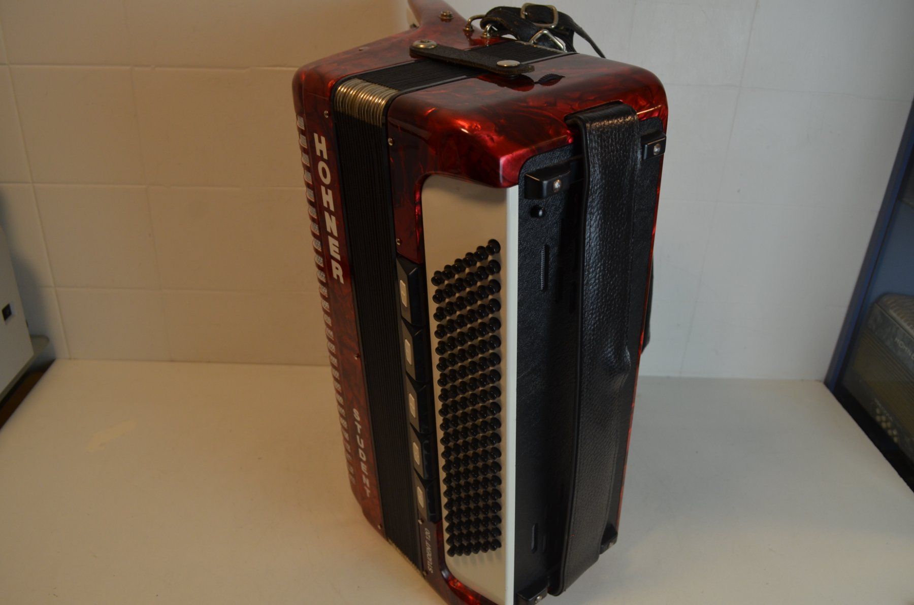 Strumenti musicali: Akkordeon chromatisch Hohner Student 120 – Usato da Zürich venduto da baumusik 8