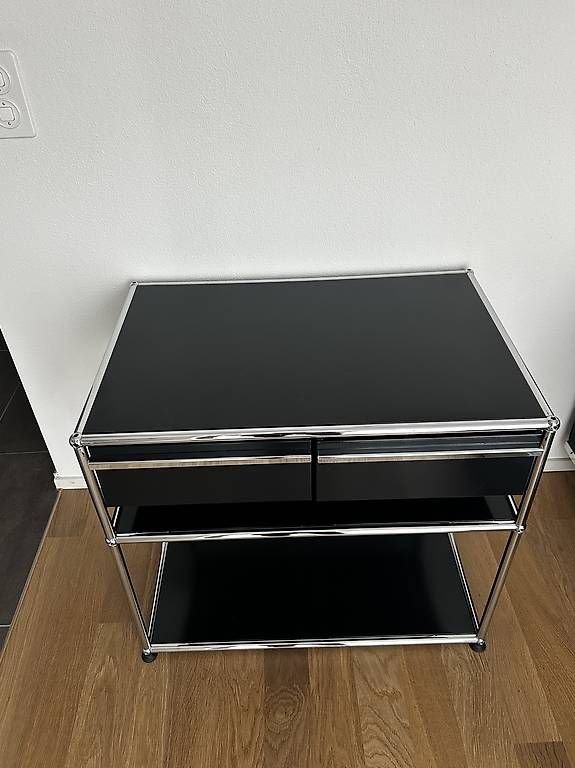 Cassettiere: USM Sideboard mit Schubladen - schwarz – Usato da Kloten venduto da Jones14
