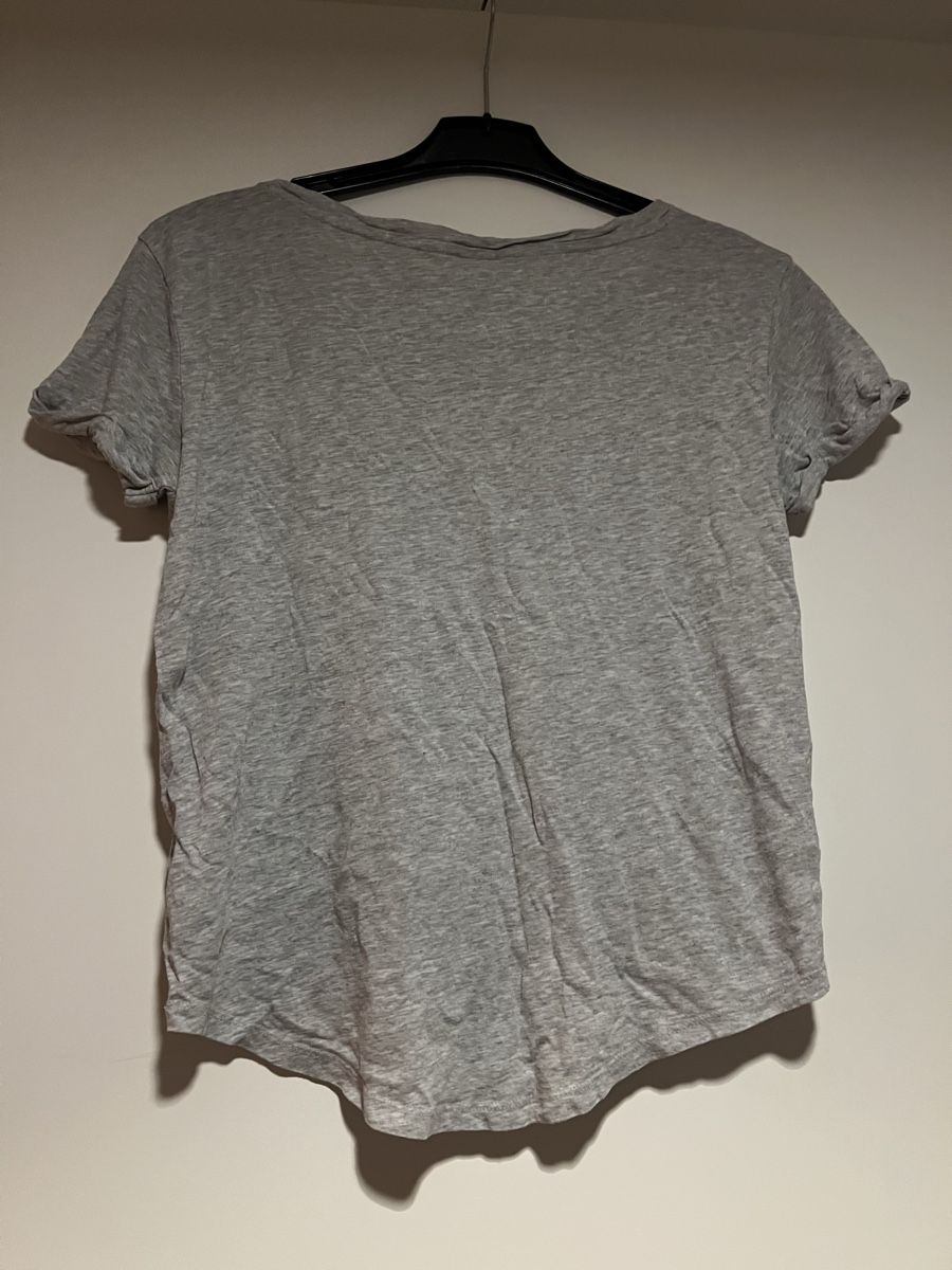 H&M T-shirt: H&M Shirt – Usato da Zürich venduto da amh_d2ch 1