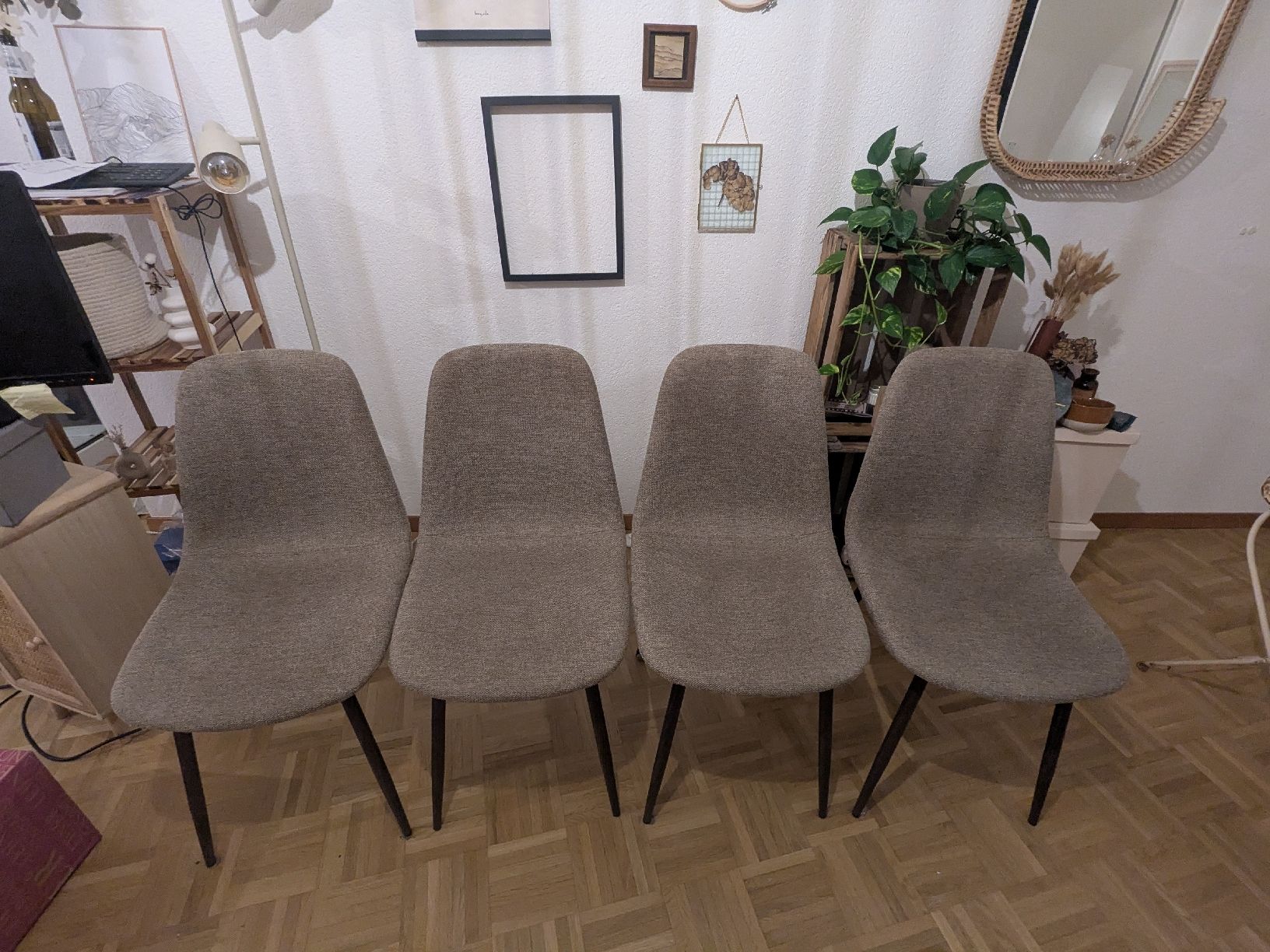 Stühle: Stühle – Neu (gemäss Beschreibung) aus Bern von sim_h52b