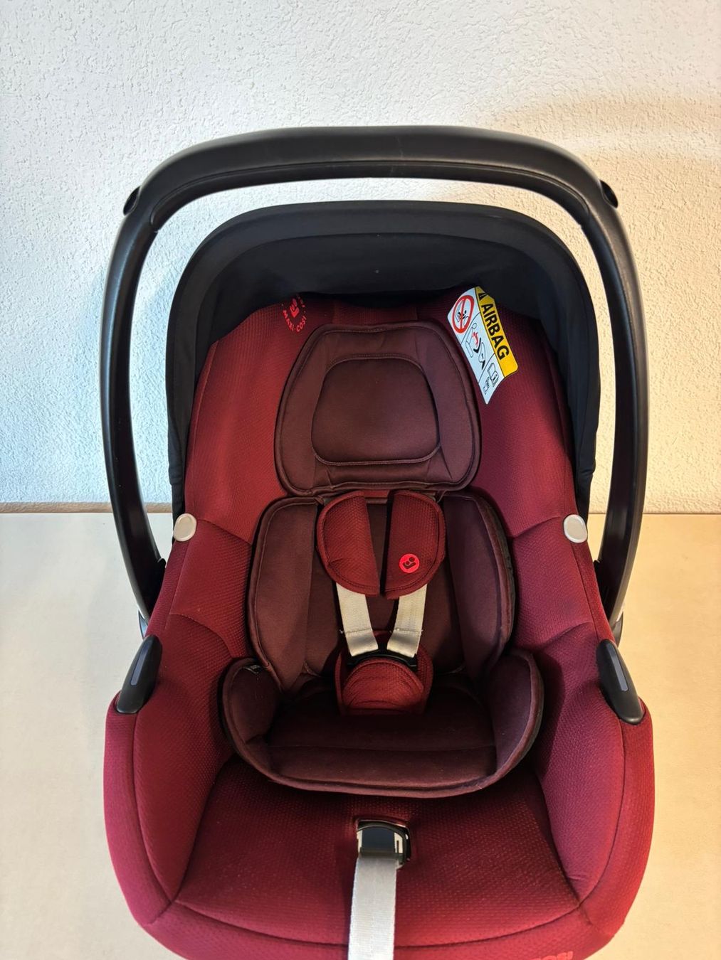 Maxi-Cosi Auto-Kindersitze: Maxi Cosi Babyschale inkl. Isofix-Basis – Gebraucht aus Gunzgen von OGLI07