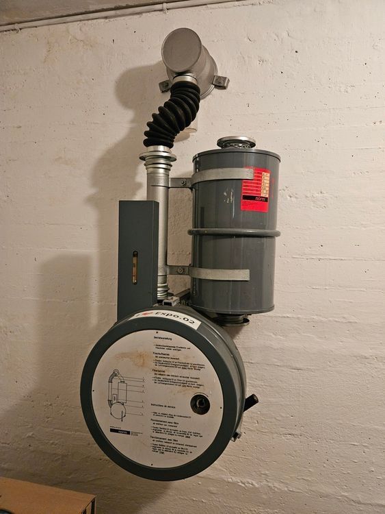 Lüftung: Luftschutzgerät mit Filter Schutzraumausrüstung – Gebraucht aus Zollbrück von outlet16