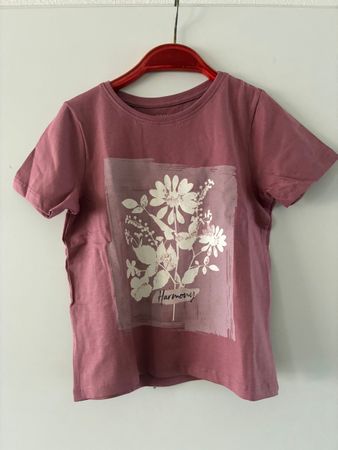 Schönes Tshirt Gr. 116, Neu
