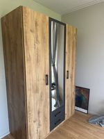 Kleiderschrank