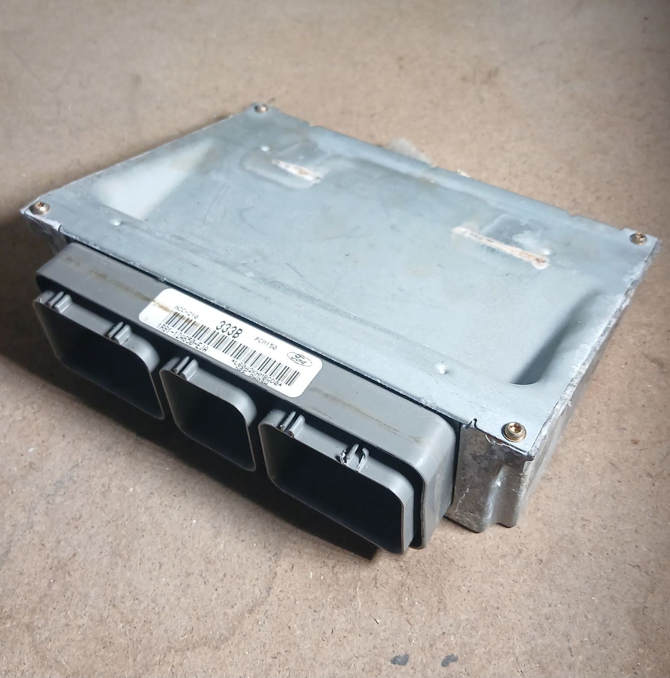 Jaguar Tutti pezzi di ricambio auto: ECU Jaguar 4.0 V8  – Usato da la heutte venduto da Auto-stock