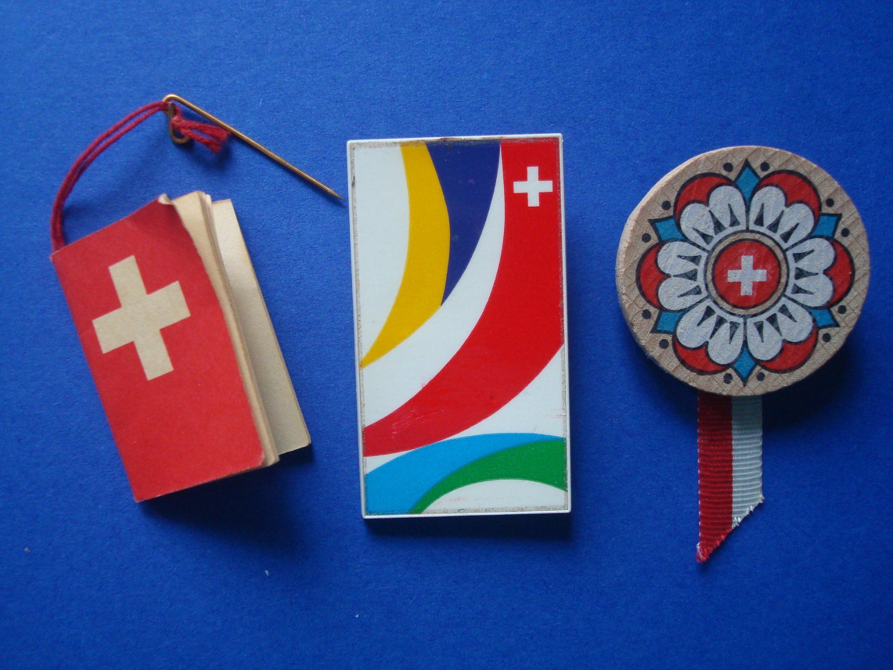Placchette & Badge: Abzeichen 1. August 1975+1976+1977 – Usato da Riehen venduto da Baerewaegli