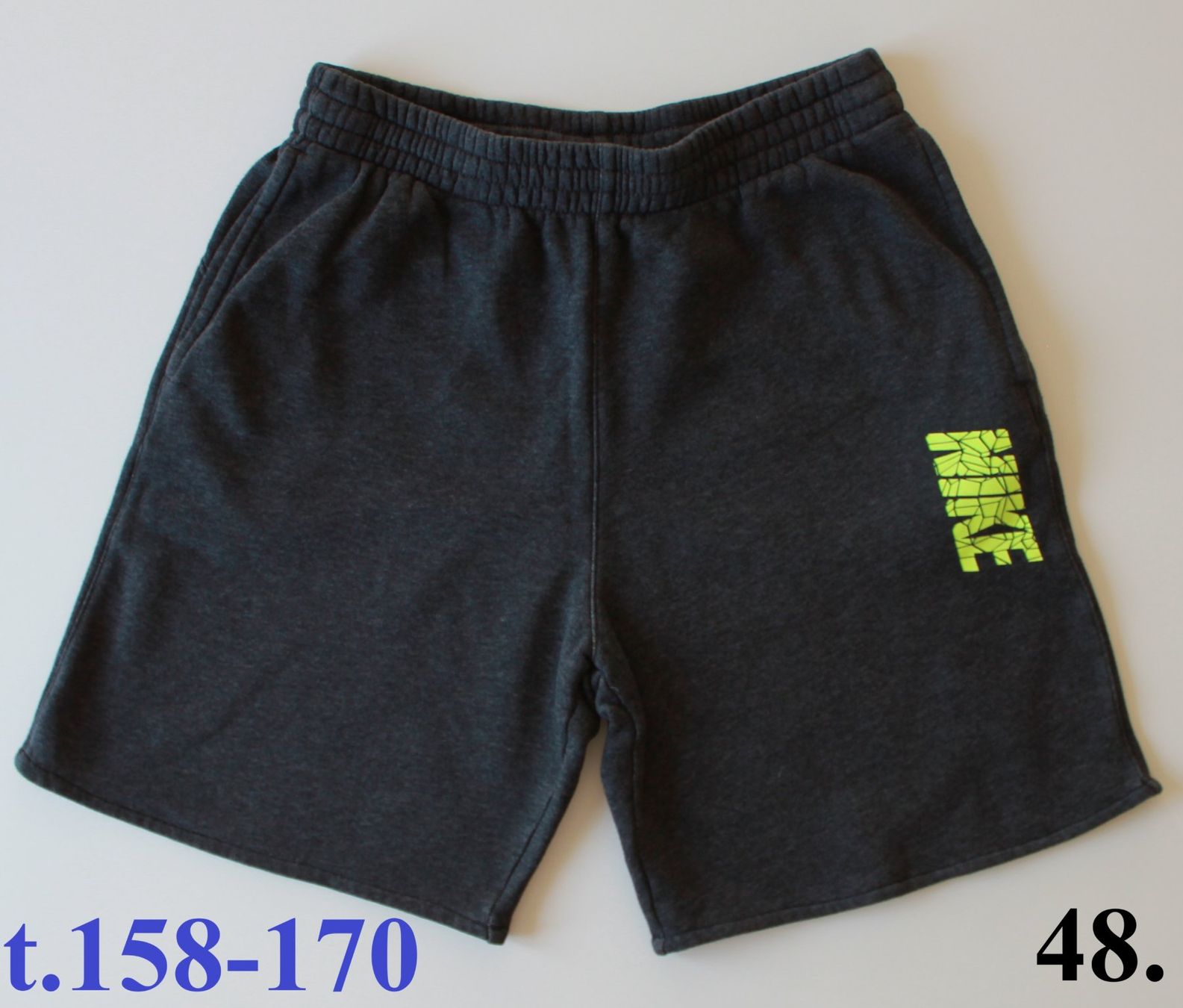 Nike Pantaloni: Short Nike t. 158 - 170 – Usato da Peseux venduto da Gilloss