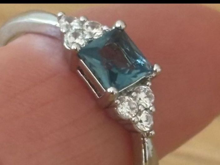 Bagues: Luxus Elegante Gr.17/7 Ring Farbe: Silber/blau – Neuf (Voir description) à Biel-Bienne par Roserosse13 4