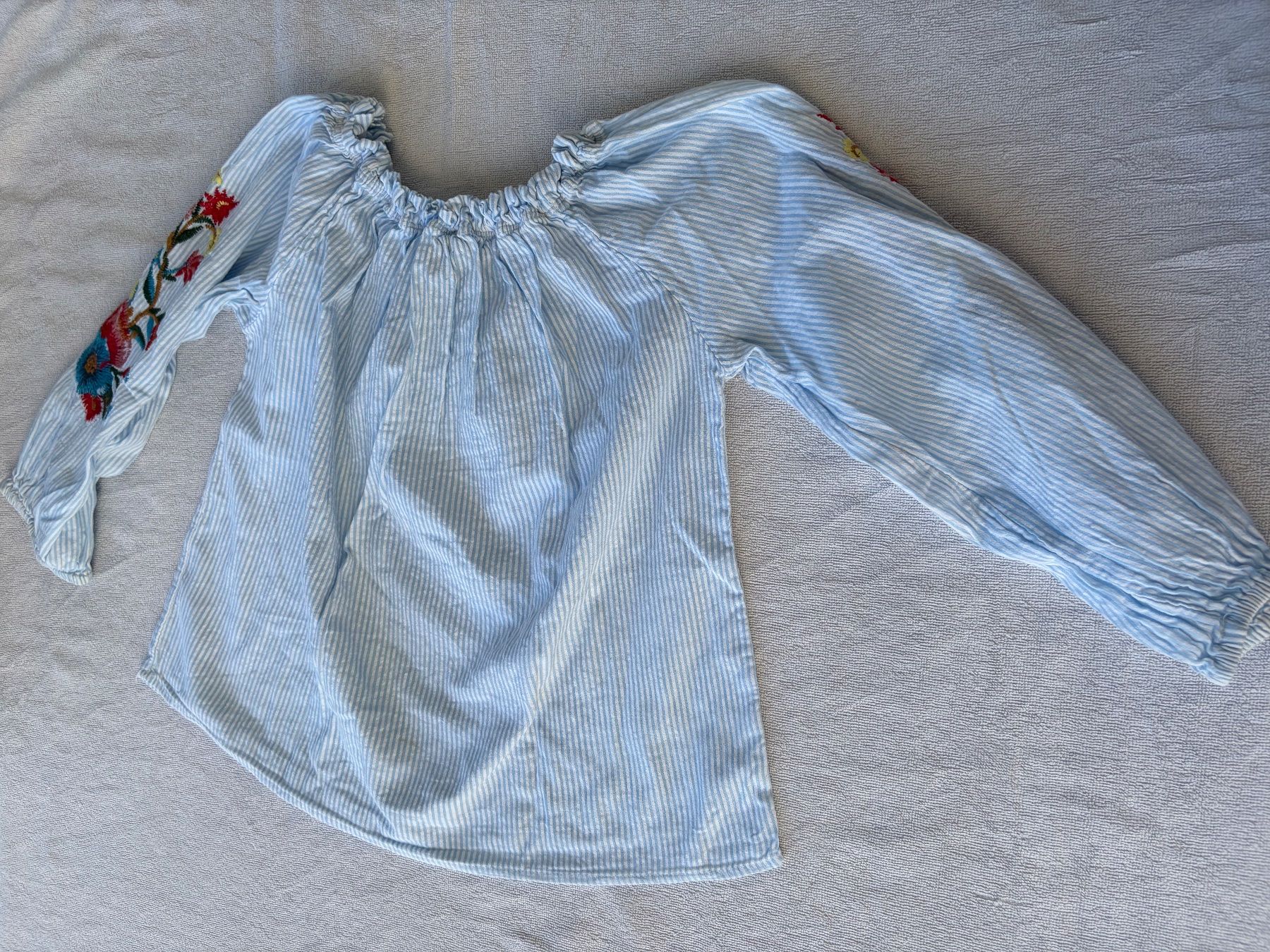 Camicette, T-shirt & Top: Mädchen Bluse KIABI Gr 146-152 cm – Usato da Hallwil venduto da maxima2006 1