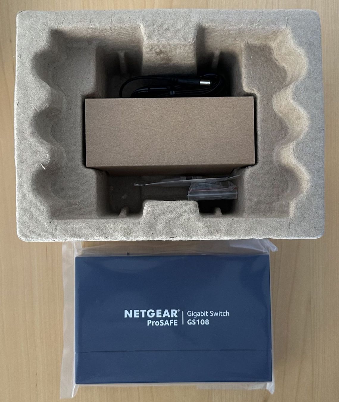 Netgear Hubs & Switches: Netgear - Switch - GS108GE – Neuf avec emballage d'origine à Dielsdorf par Empowered 4