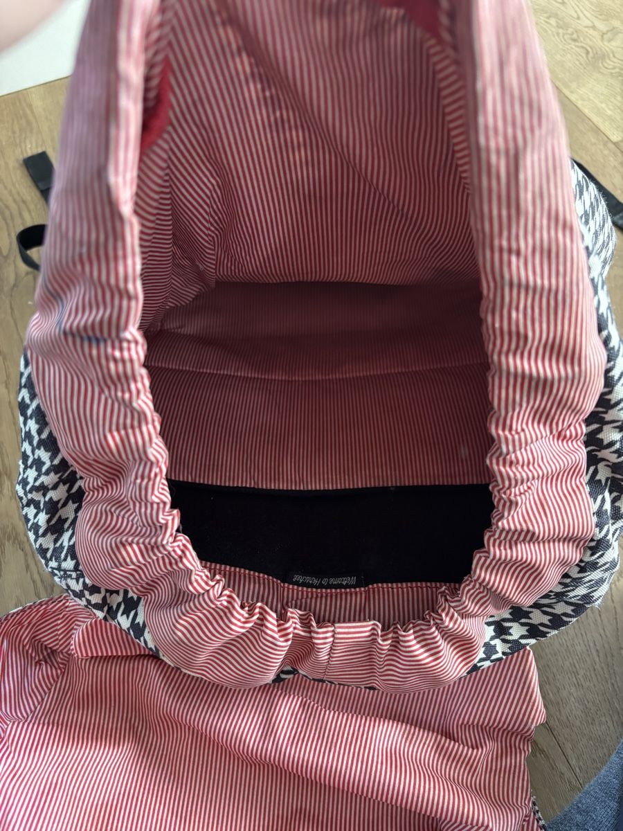 Herschel Zaini: Herschel Rucksack schwarz/weiss karriert – Usato da Männedorf venduto da giu_wm6d 4