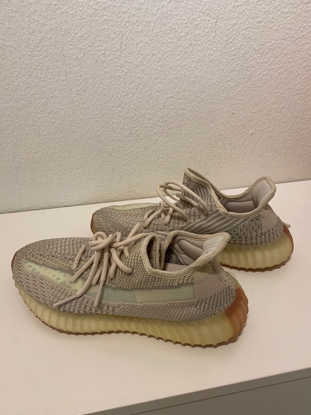 Adidas Scarpe da uomo: ADIDAS YEEZY BOOST – Nuovo (secondo la descrizione) da pully venduto da asi_w6gl