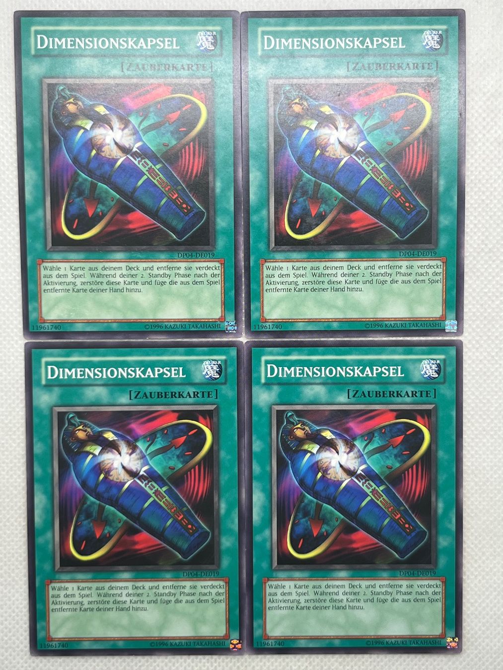 Yugioh Carte collezionabili: Yu-Gi-Oh! Dimensionskapsel DP04-DE019 Deutsch Common 4x – Usato da Hinterkappelen venduto da Kim1992